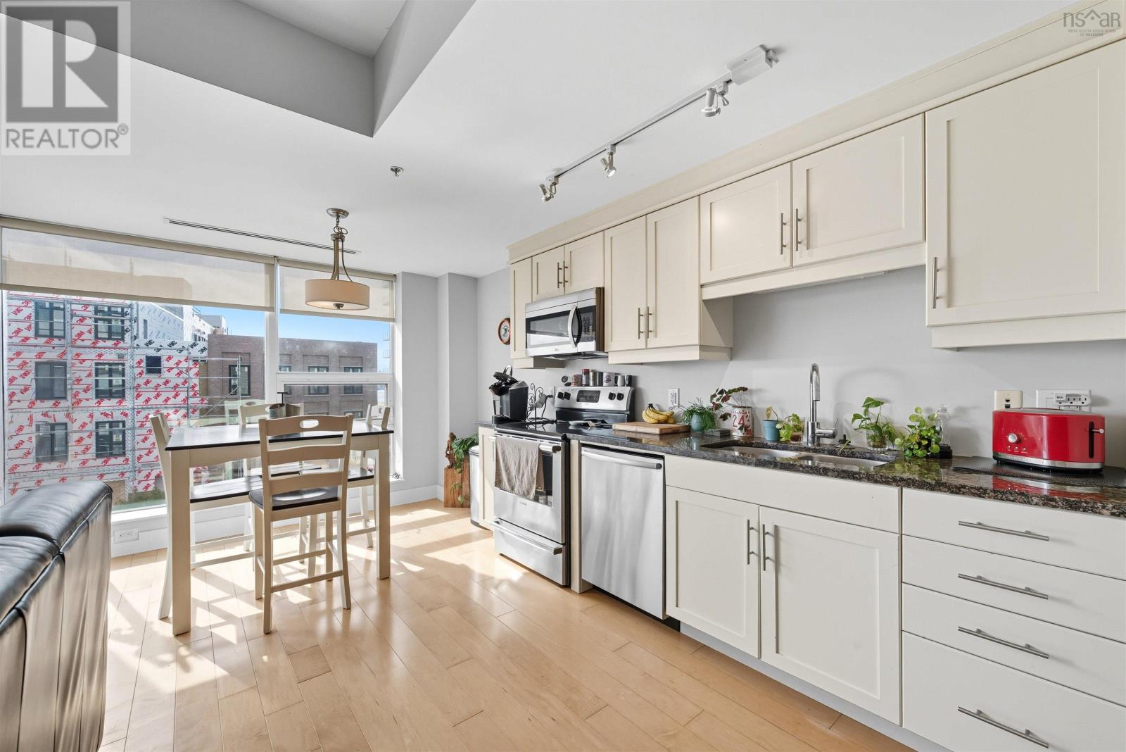 31 Kings Wharf Place Unit 307, Dartmouth, NS B2Y 0C1