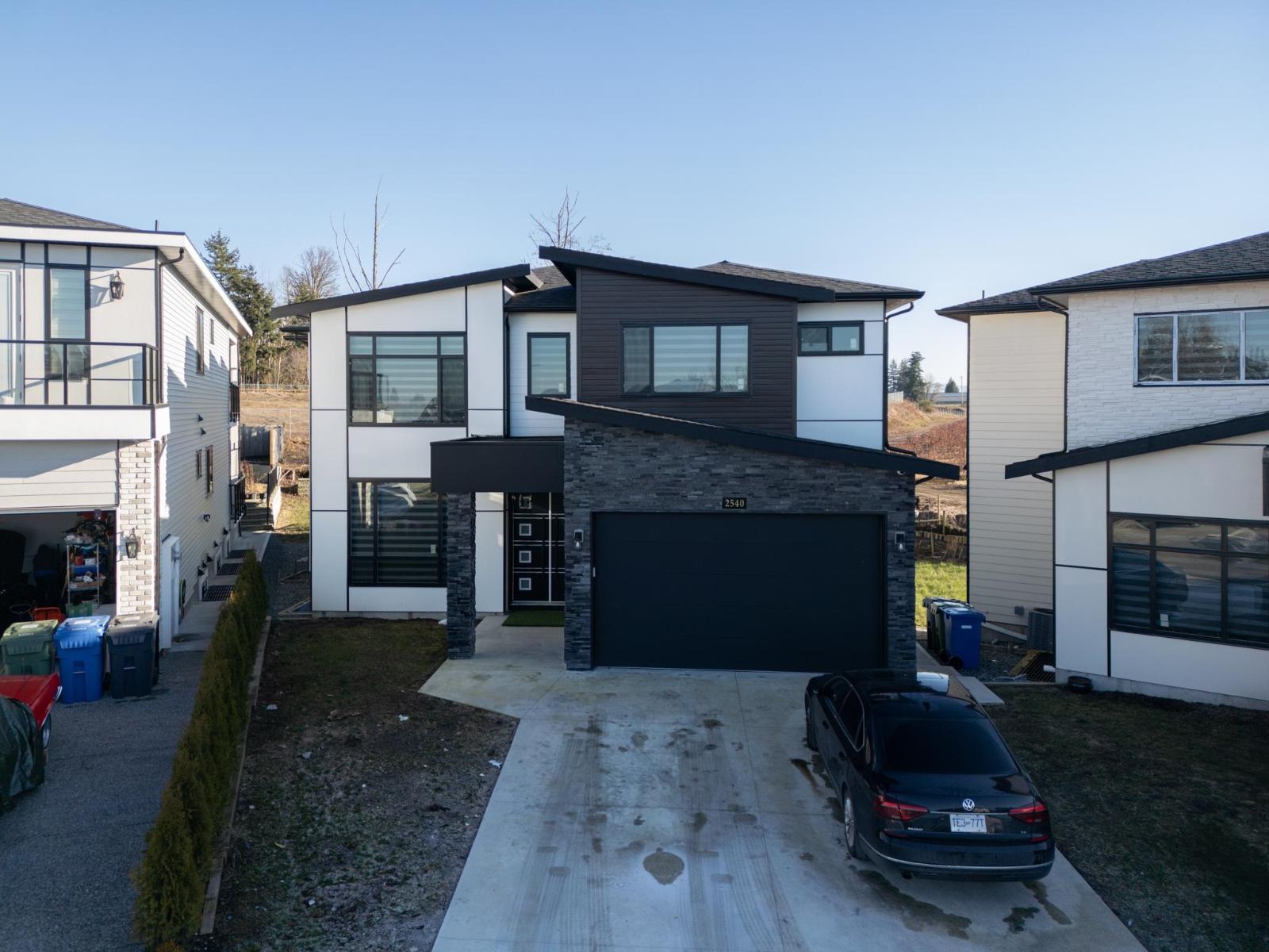 2540 Terminal Ct, Abbotsford, BC V4X 1L9
