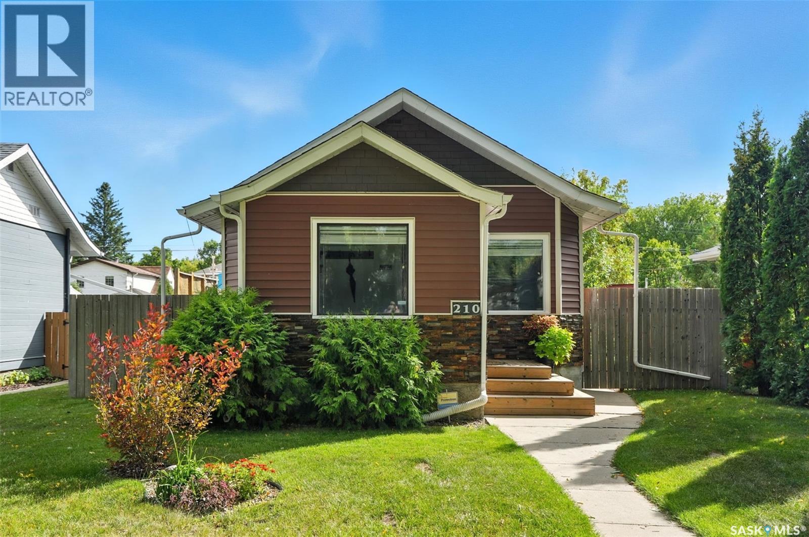 210 Elm St, Saskatoon, SK S7J 0G7