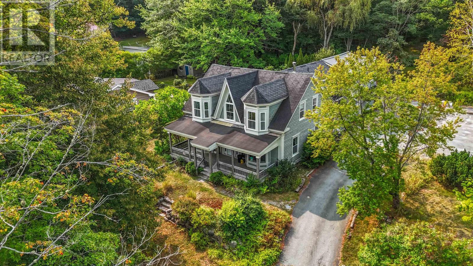 57 King St, Bridgewater, NS B4V 1A1