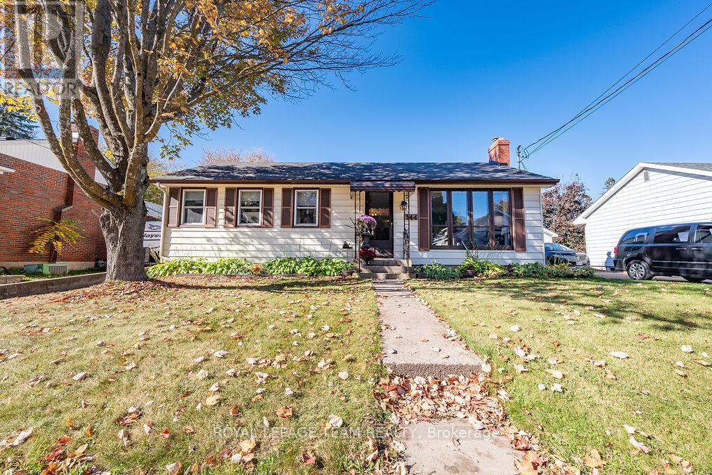 144 Opeongo Rd, Renfrew, ON K7V 2T5