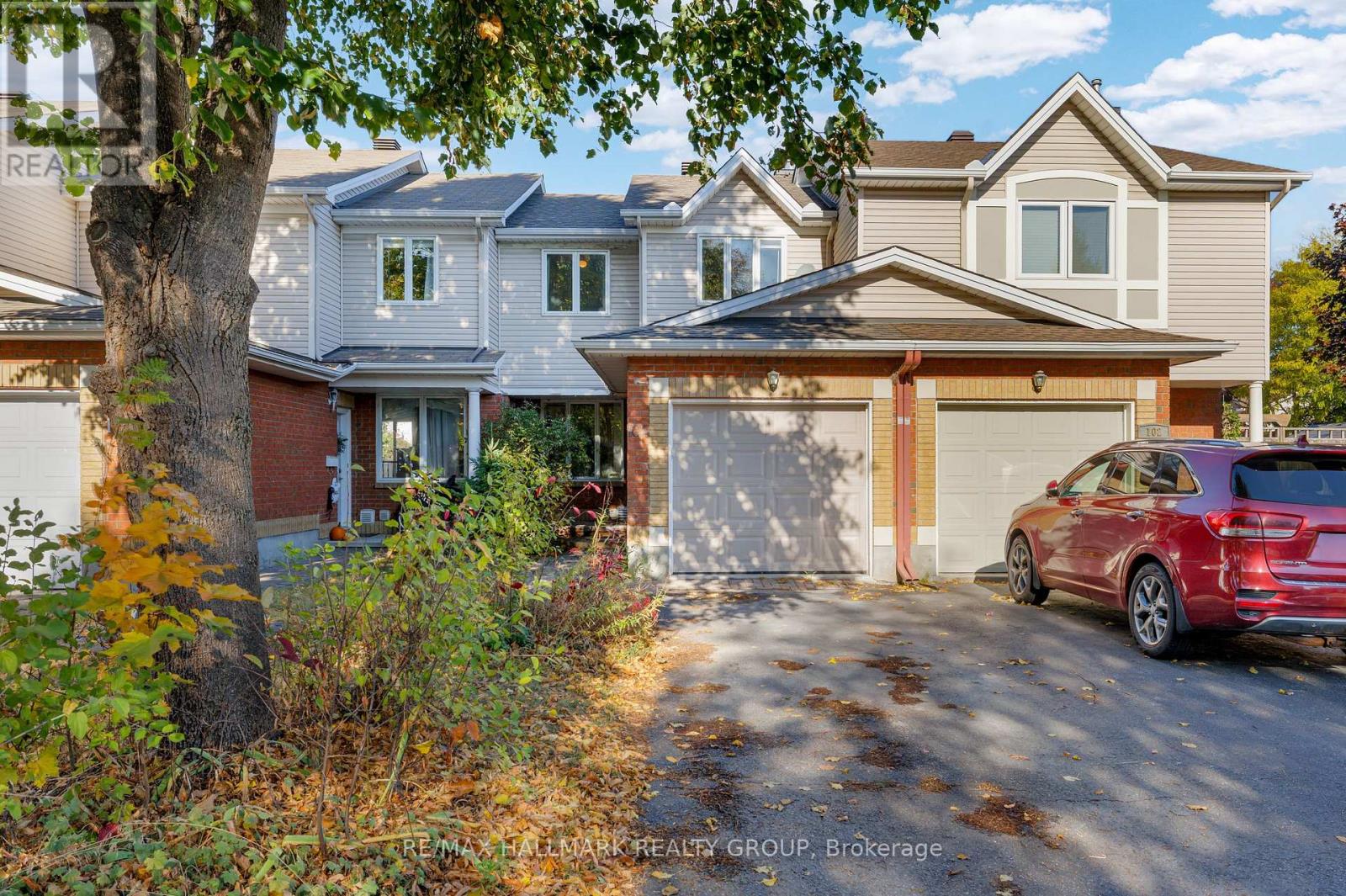 104 Banchory Cres, Ottawa, ON K2K 2V2