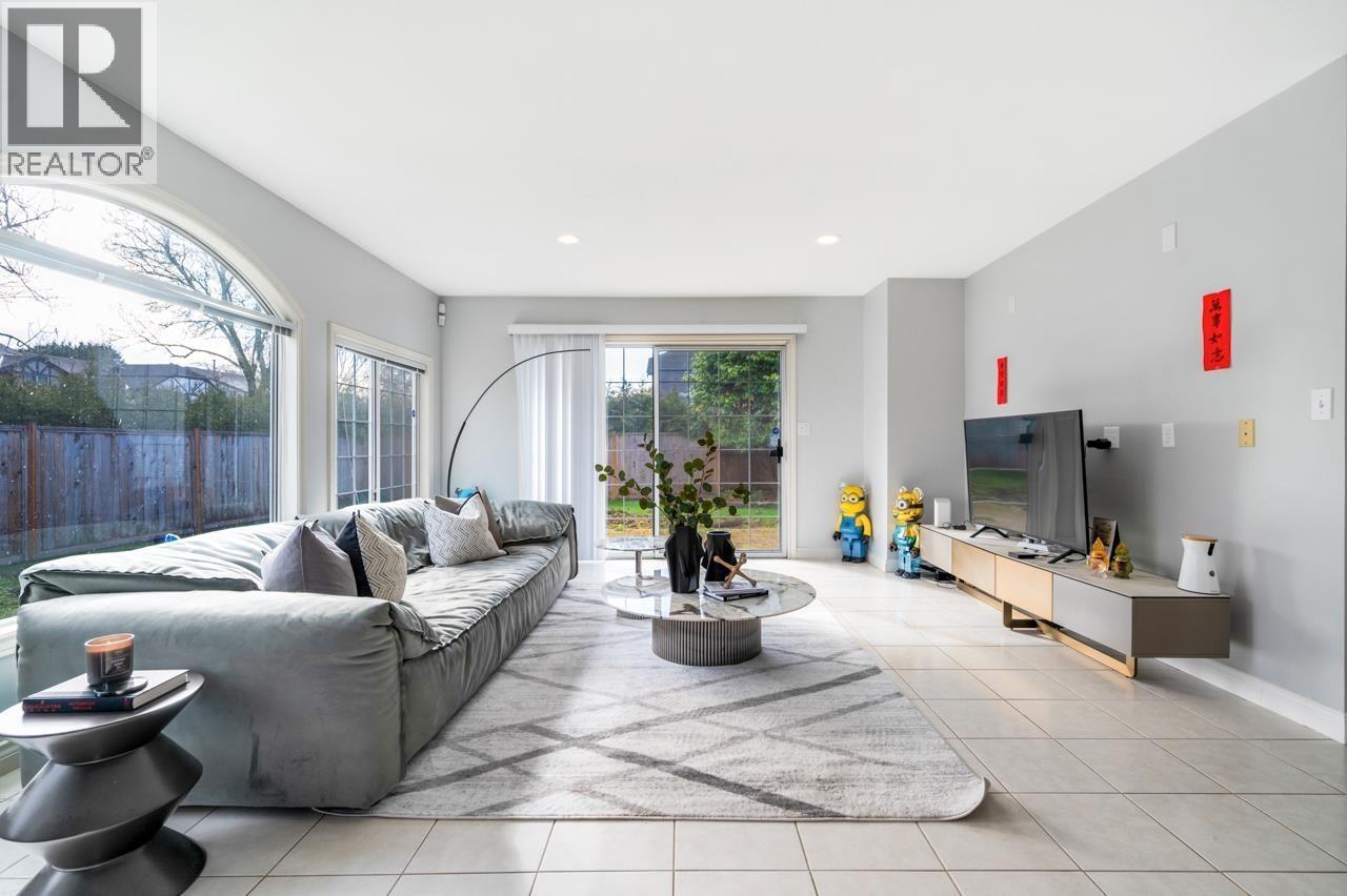 5660 Stefanko Pl, Richmond, BC V7E 5G2