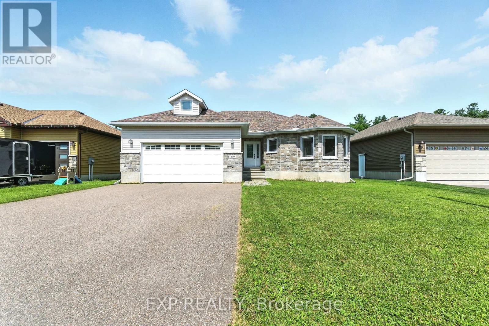 519 Coleraine Dr, Renfrew, ON K7V 1X3
