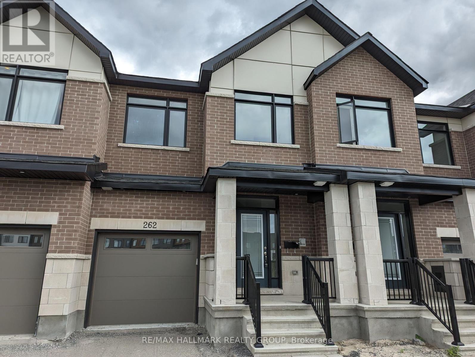 262 Darjeeling Ave, Ottawa, ON K2J 6Z1