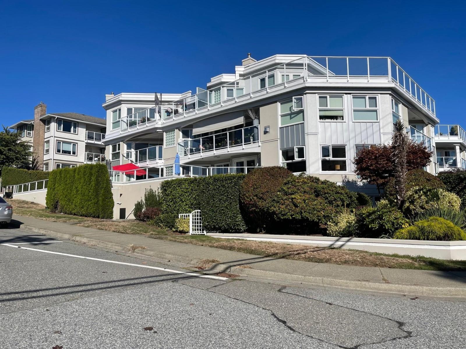 15367 Buena Vista Avenue Unit 305, White Rock, BC V4B 1Y7