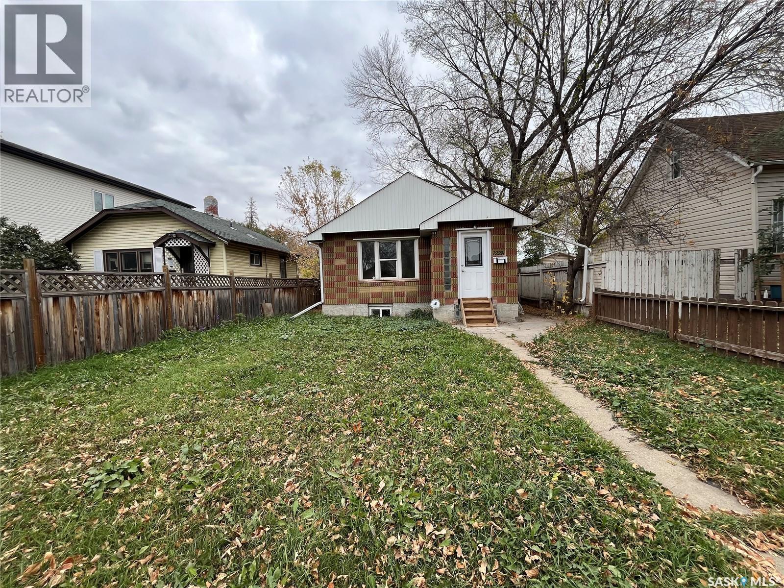1228 1st Avenue North, Saskatoon, SK S7K 1Y6