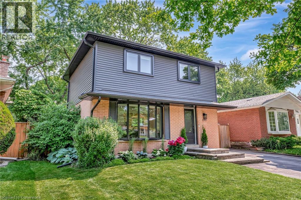 1349 Oxford Ave, Oakville, ON L6H 1T2