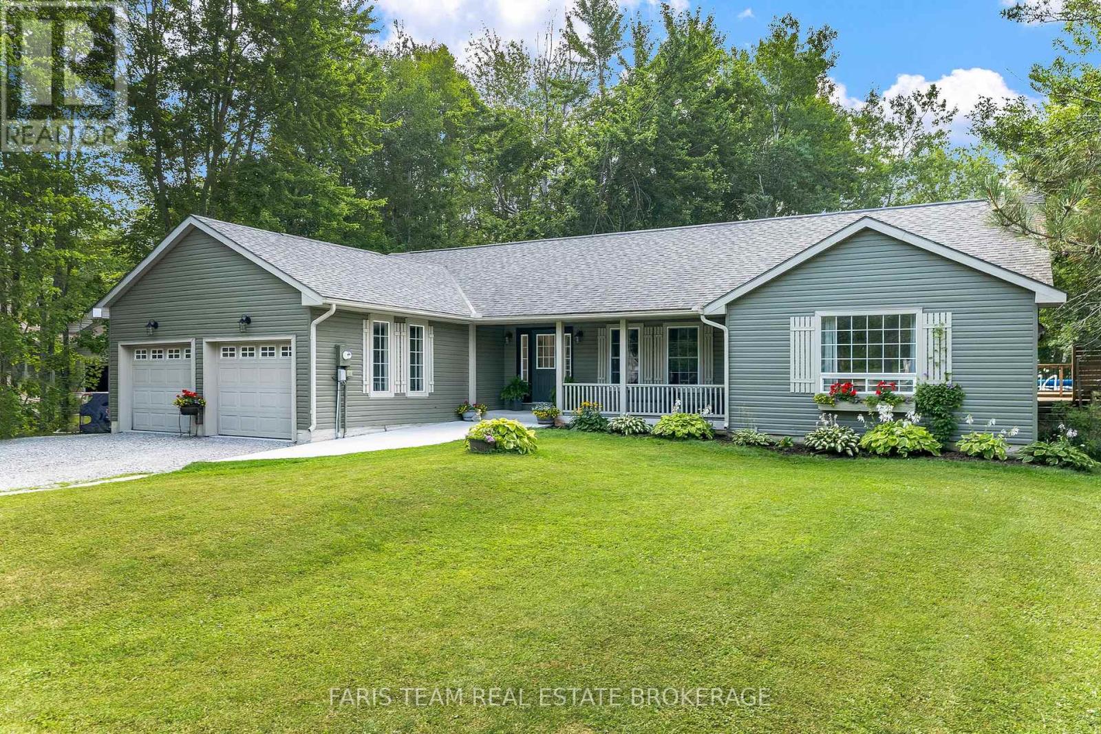3563 Timberline Ave, Severn, ON L3V 0V8