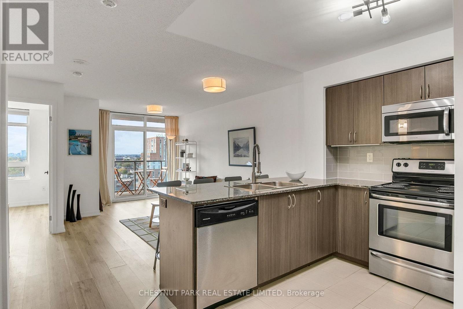 1008 816 Lansdowne Ave, Toronto, ON M6H 4K6