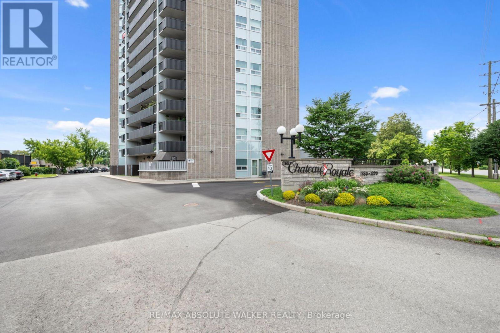 1380 Prince Of Wales Drive #ph6, Ottawa, ON K2C 3N5