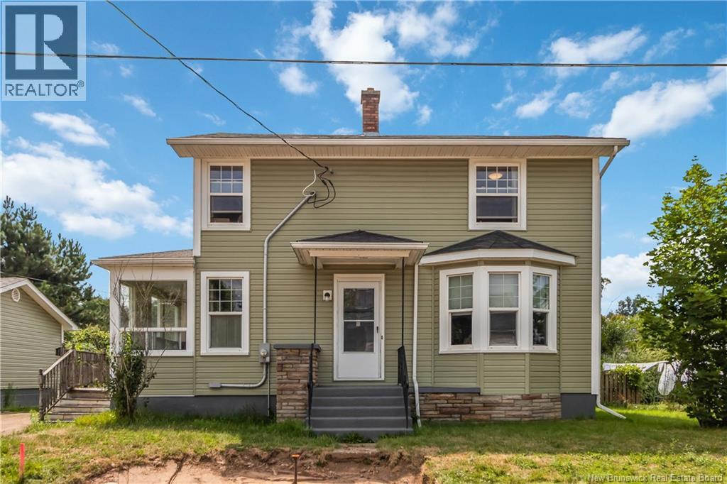 10 Stafford St, Moncton, NB E1C 4R4