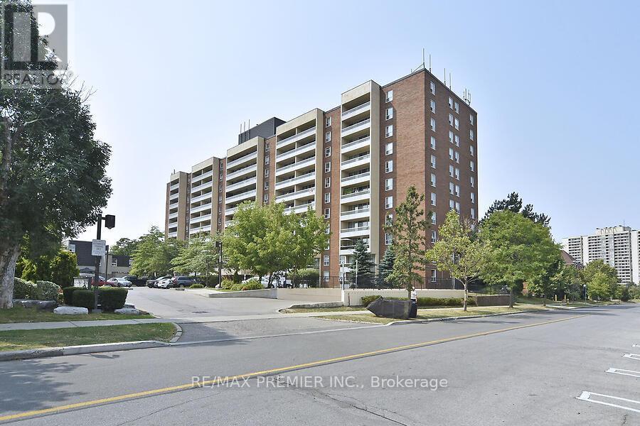 712 31 Four Winds Dr, Toronto, ON M3J 1K7
