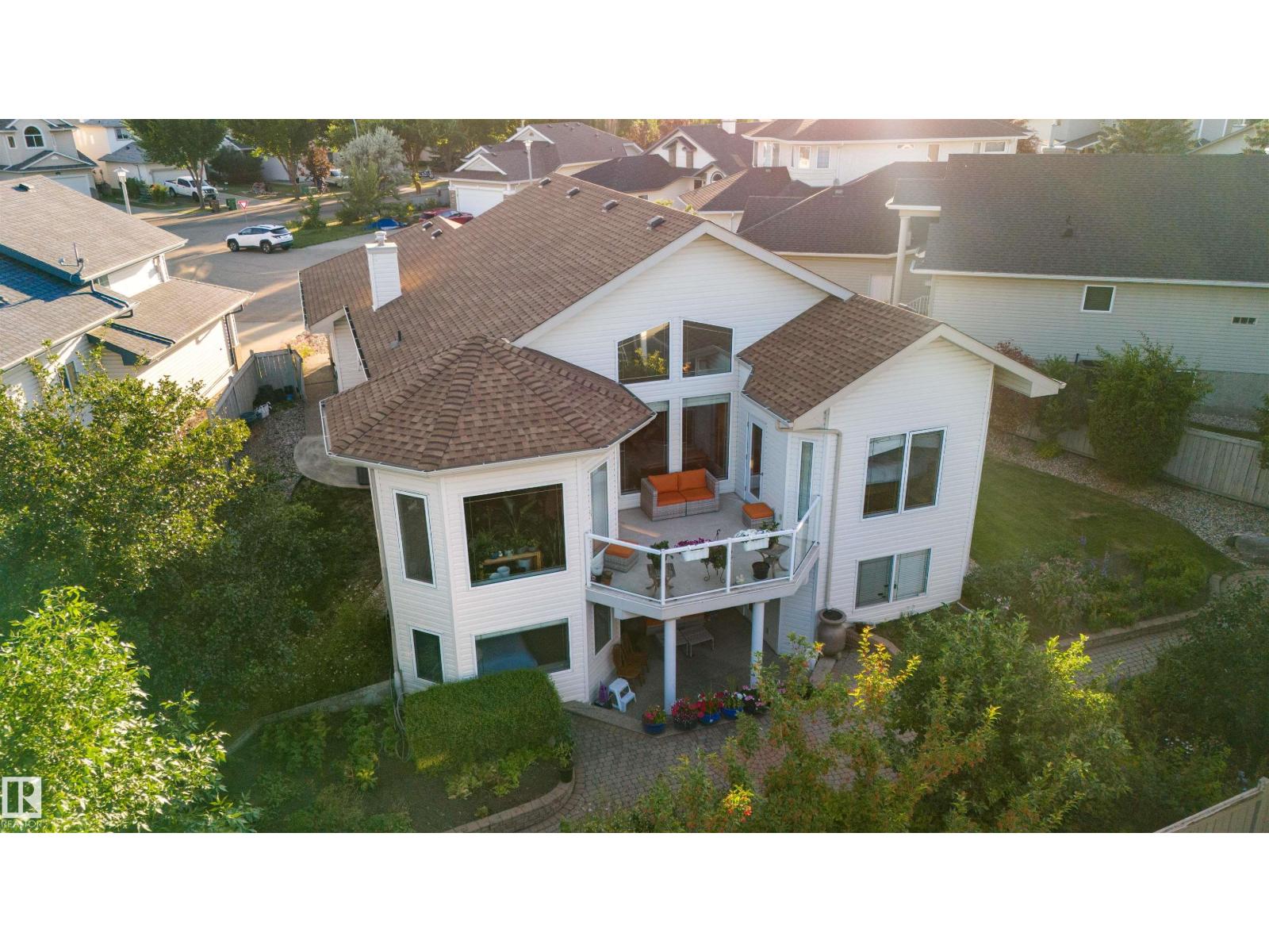 201 Erin Ridge Dr, St. Albert, AB T8N 6Z3