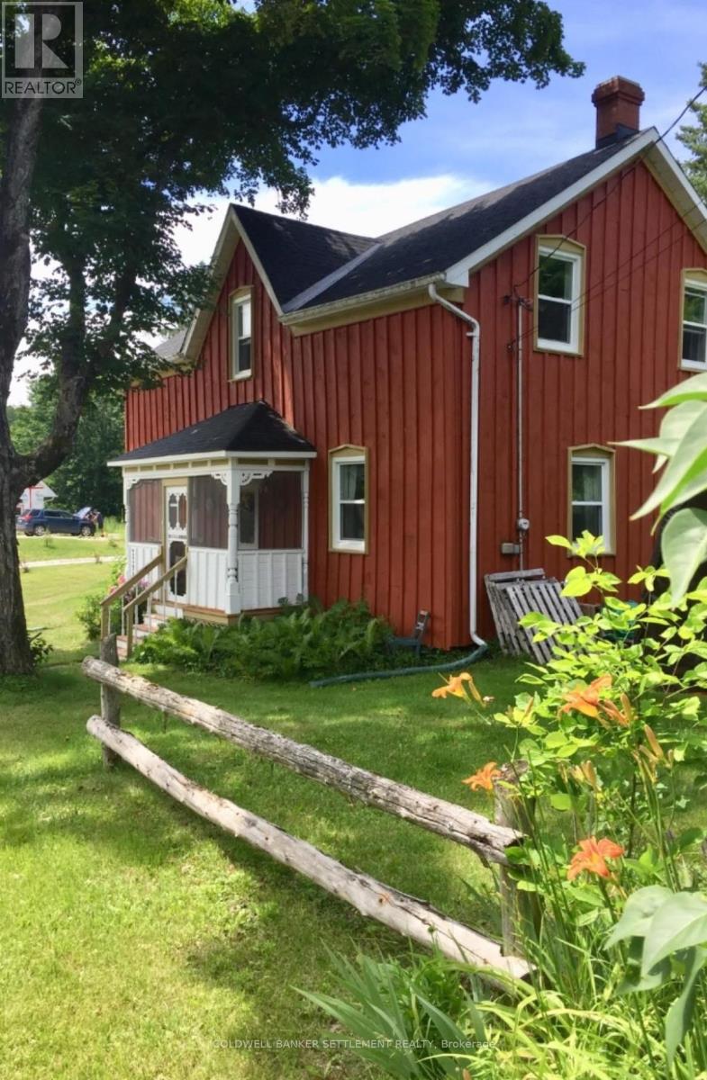 2296 S Lavant Rd, Lanark Highlands, ON K0G 1K0