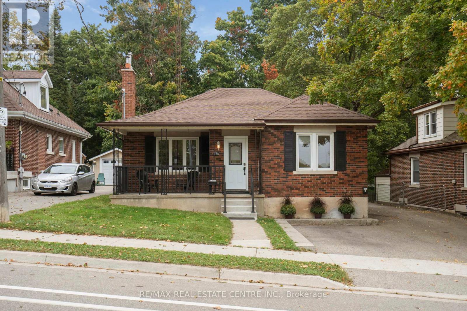 196 Silvercreek Pkwy S, Guelph, ON N1H 3S7