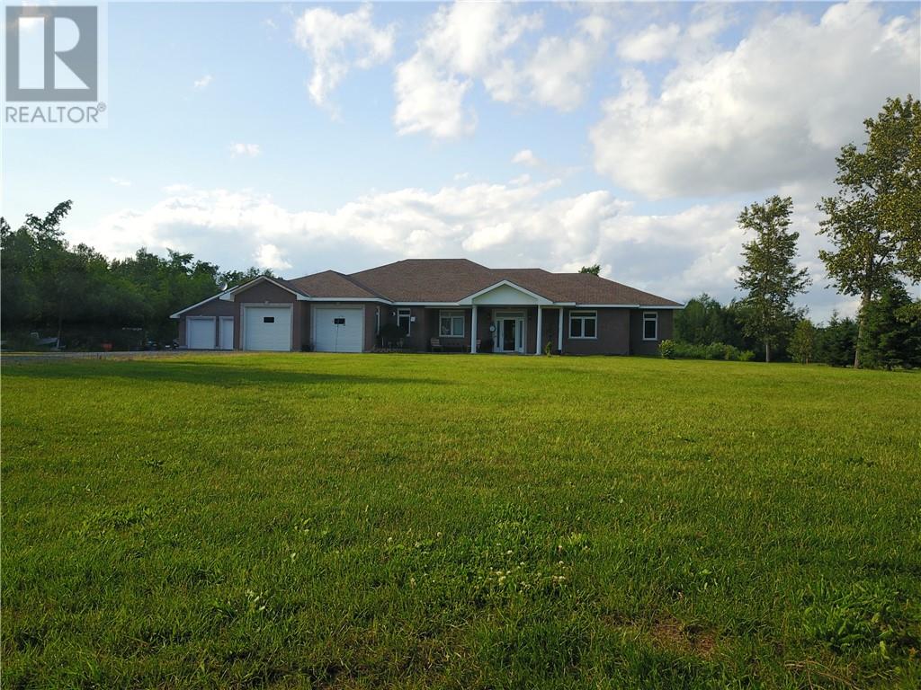 1830 Yorkshire Dr, Val Caron, ON P3N 1R9