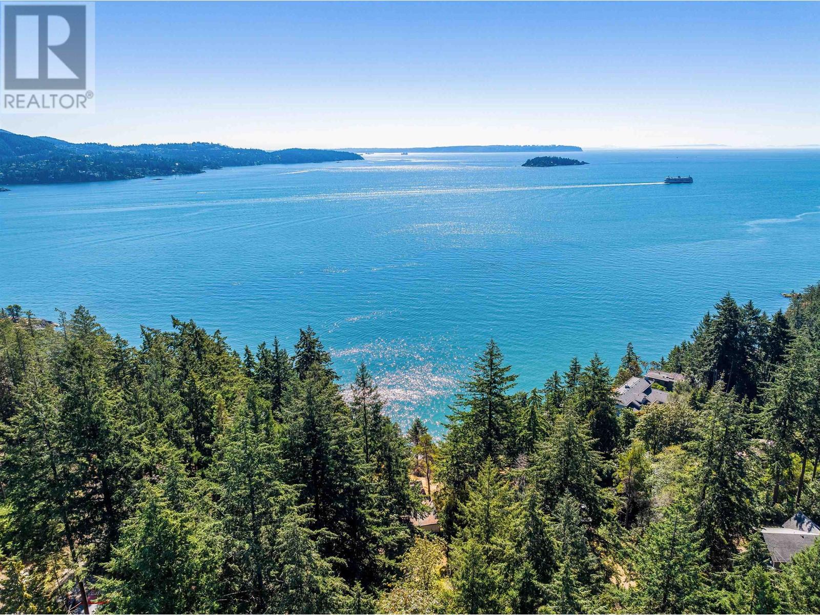 341 Robinson Rd, Bowen Island, BC V0N 1G1