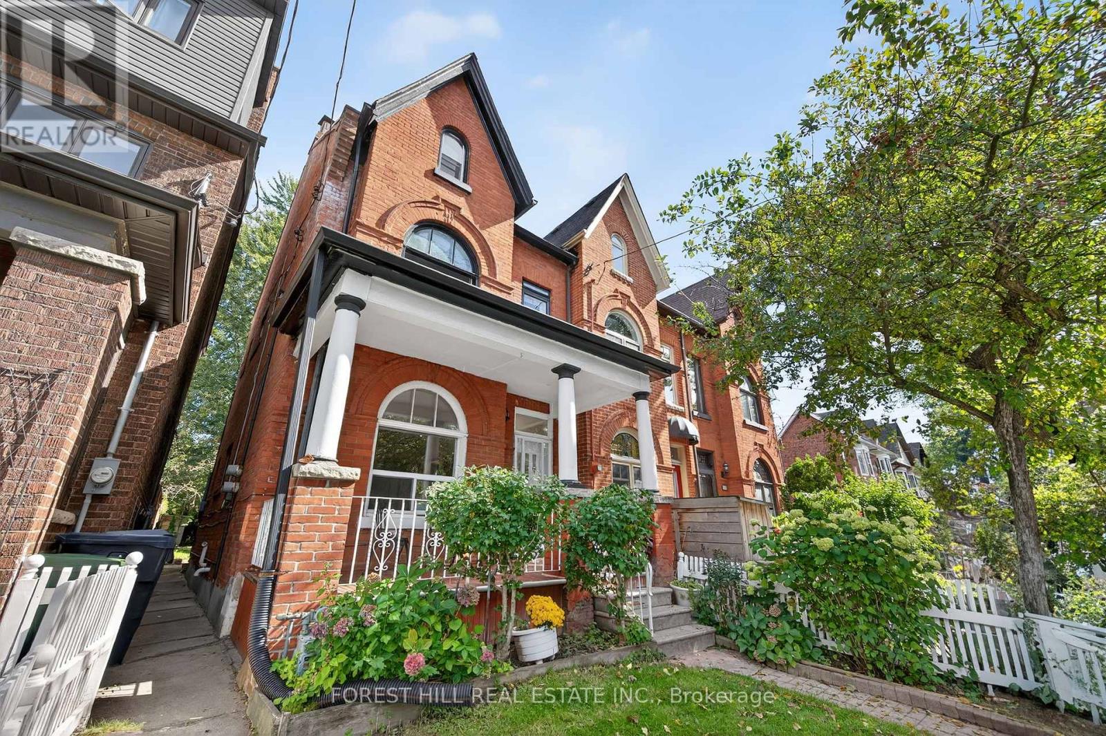 487 Clendenan Ave, Toronto, ON M6P 2X7
