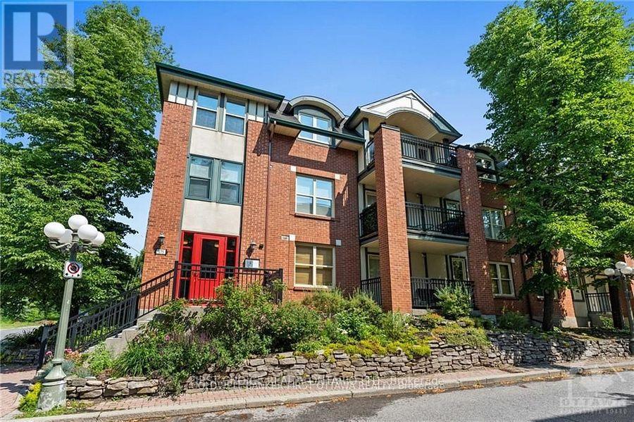 104 175 Woodbine Pl, Ottawa, ON K1S 5M8