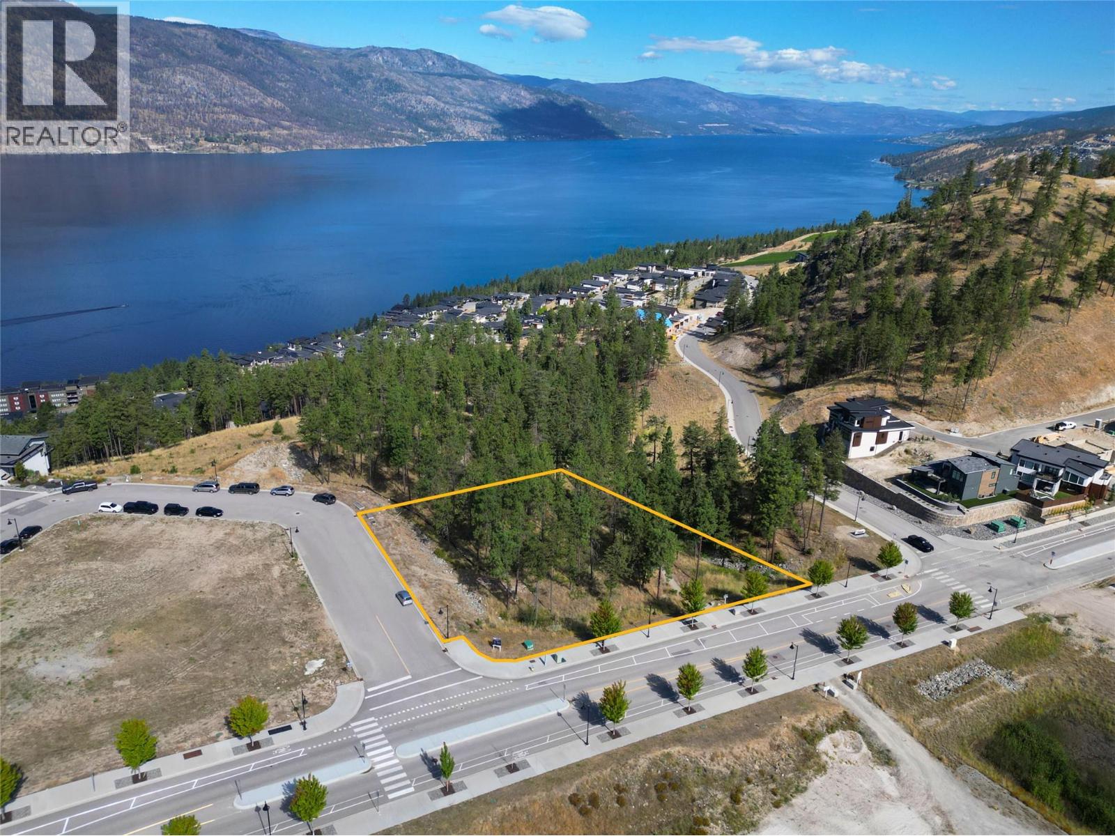 1810 Hilltop Cres, Kelowna, BC V1V 2R1