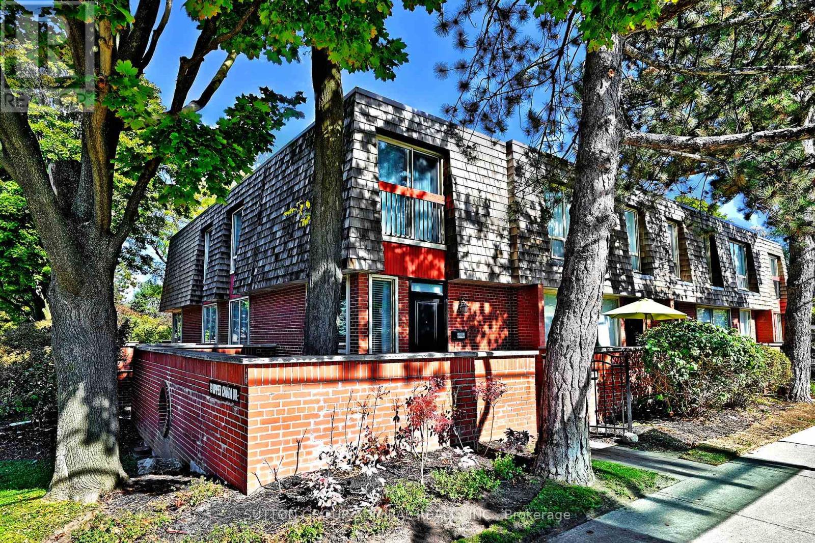 1 69 Upper Canada Dr, Toronto, ON M2P 2A3