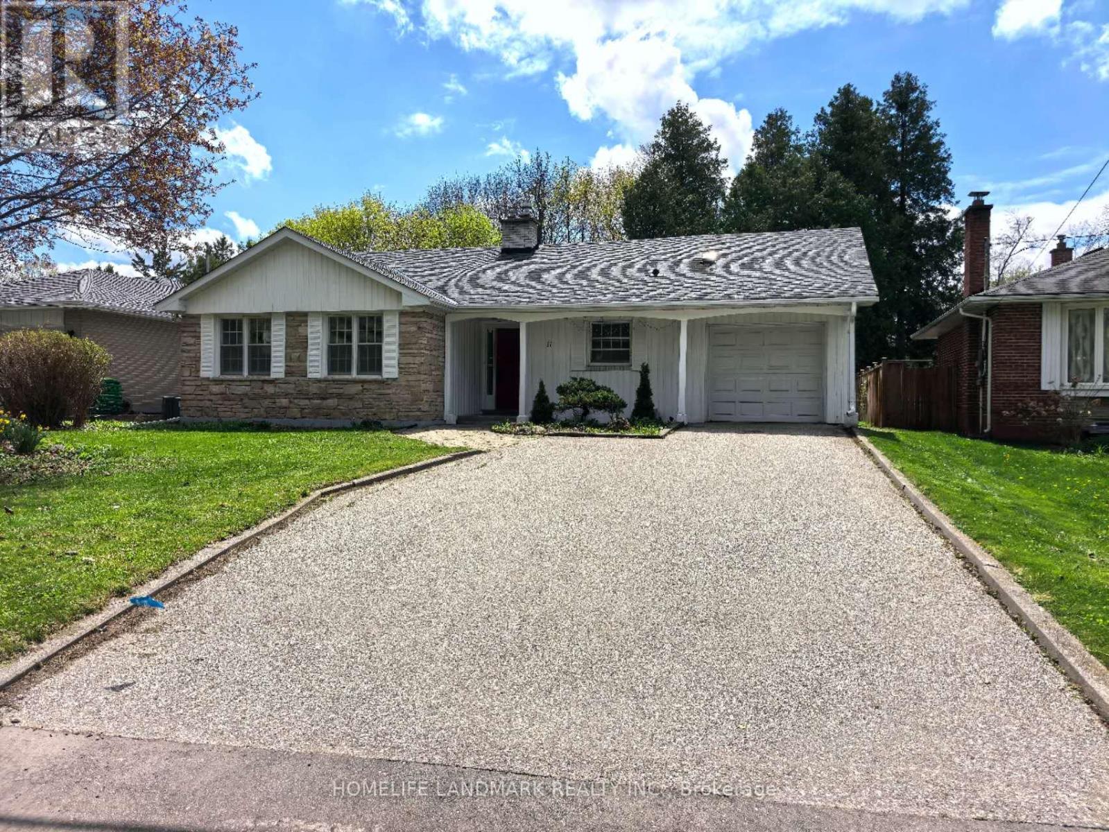 11 Drakefield Rd, Markham, ON L3P 1G6