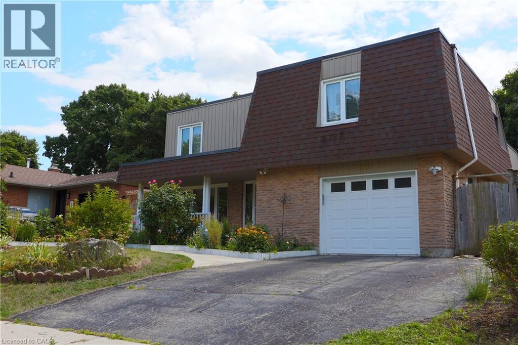 107 Roseneath Cres, Kitchener, ON N2E 1V8