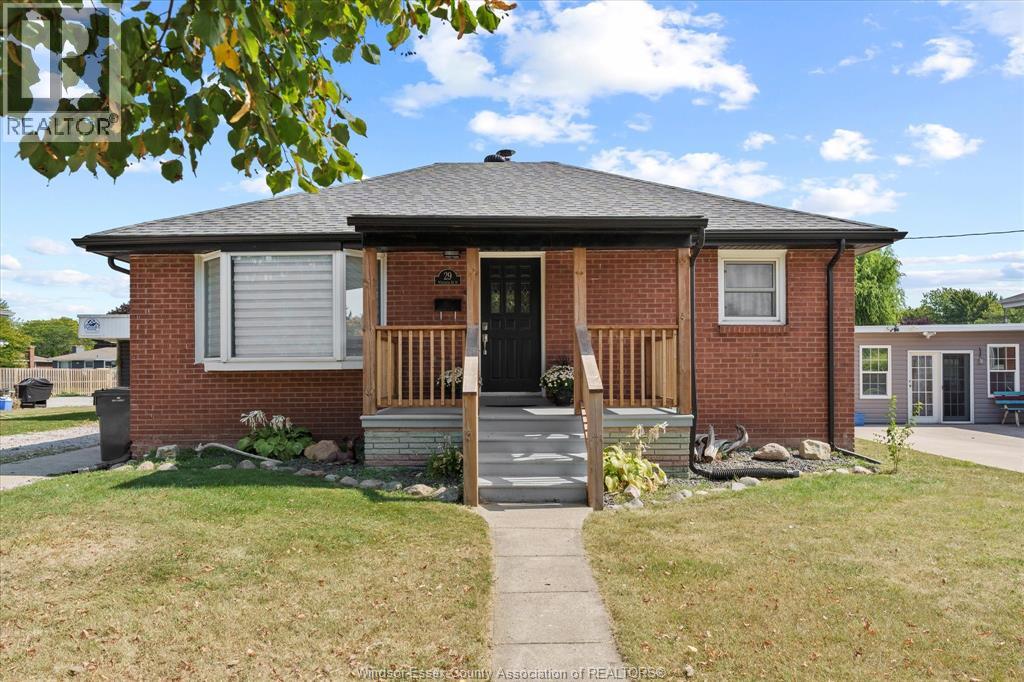29 Victoria St N, Amherstburg, ON N9V 2X7