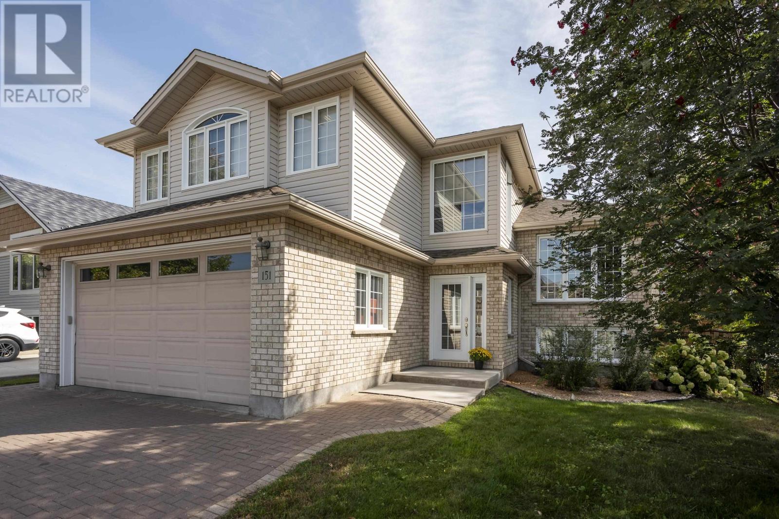 151 Sunrise Blvd, Thunder Bay, ON P7B 6Z5