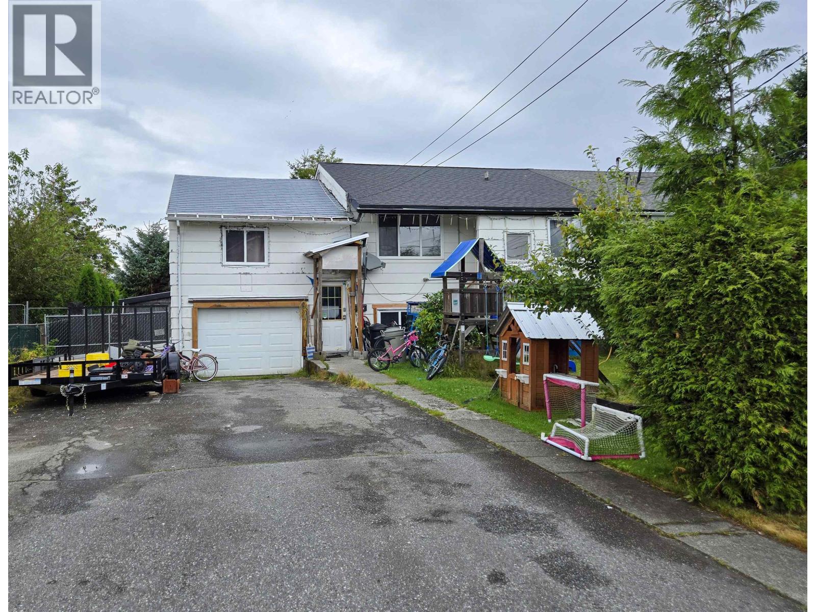 7 Petrel St, Kitimat, BC V8C 1M3