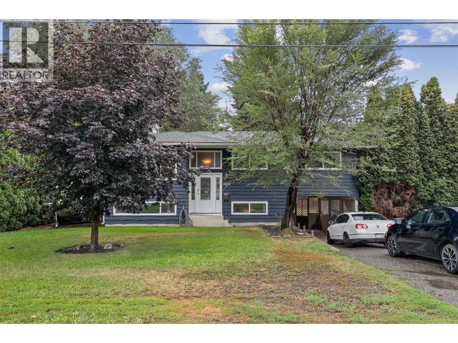 2335 Rosewood Ave, Kamloops, BC V2B 4Y9