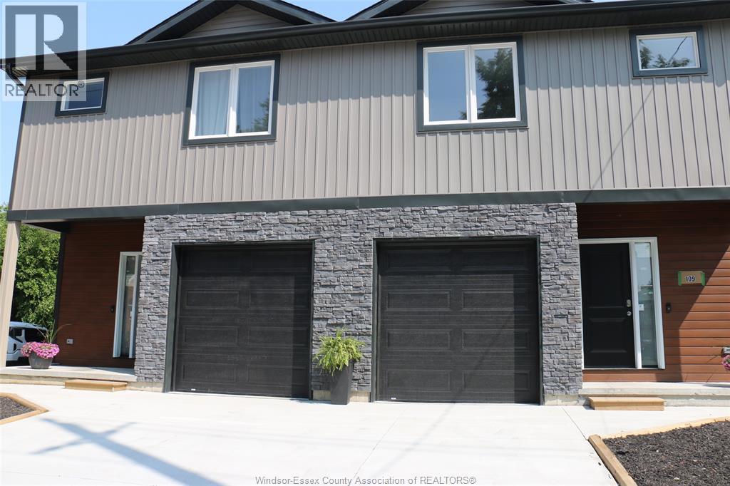 109 King St, Chatham-Kent, ON N7M 3N1