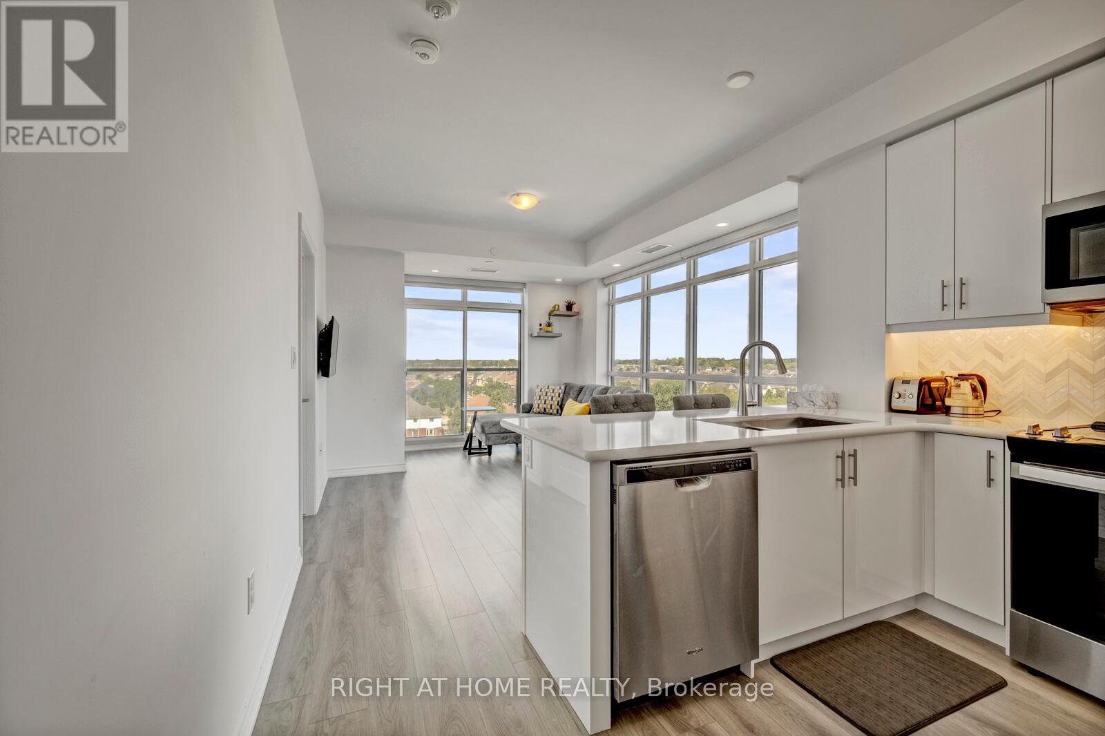 705 450 Dundas St E, Hamilton Waterdown, ON L8B 1Z2