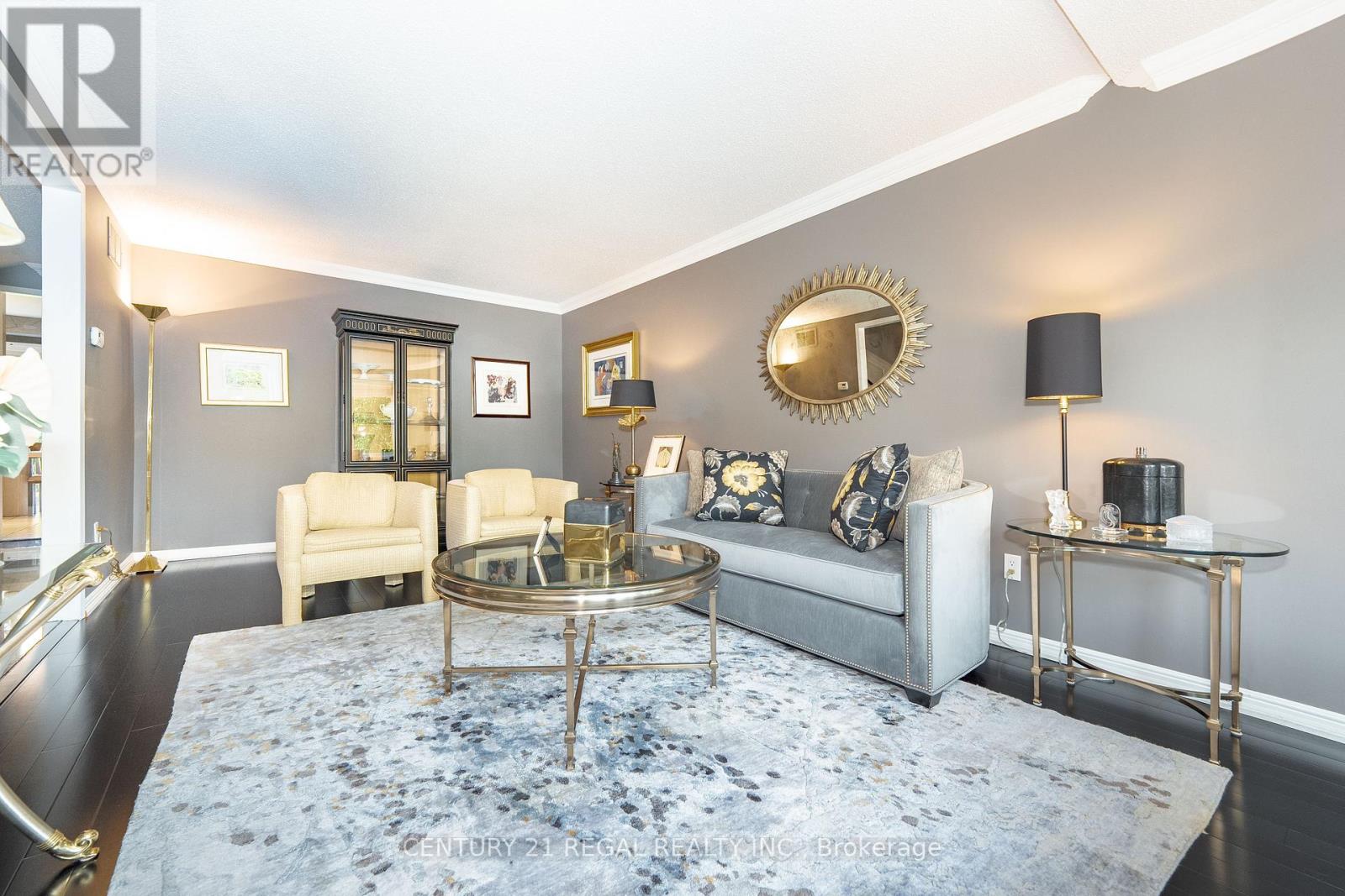 36 Lindemann St, Markham Aileen-willowbrook, ON L3T 5M8