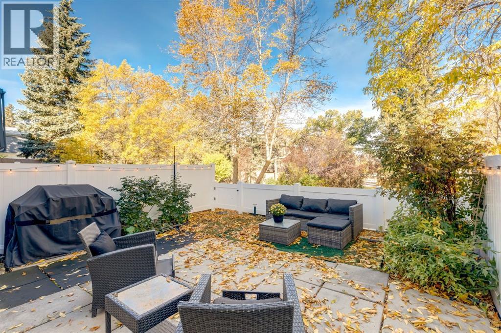80 Brae Glen Ln SW, Calgary, AB T2W 1B6