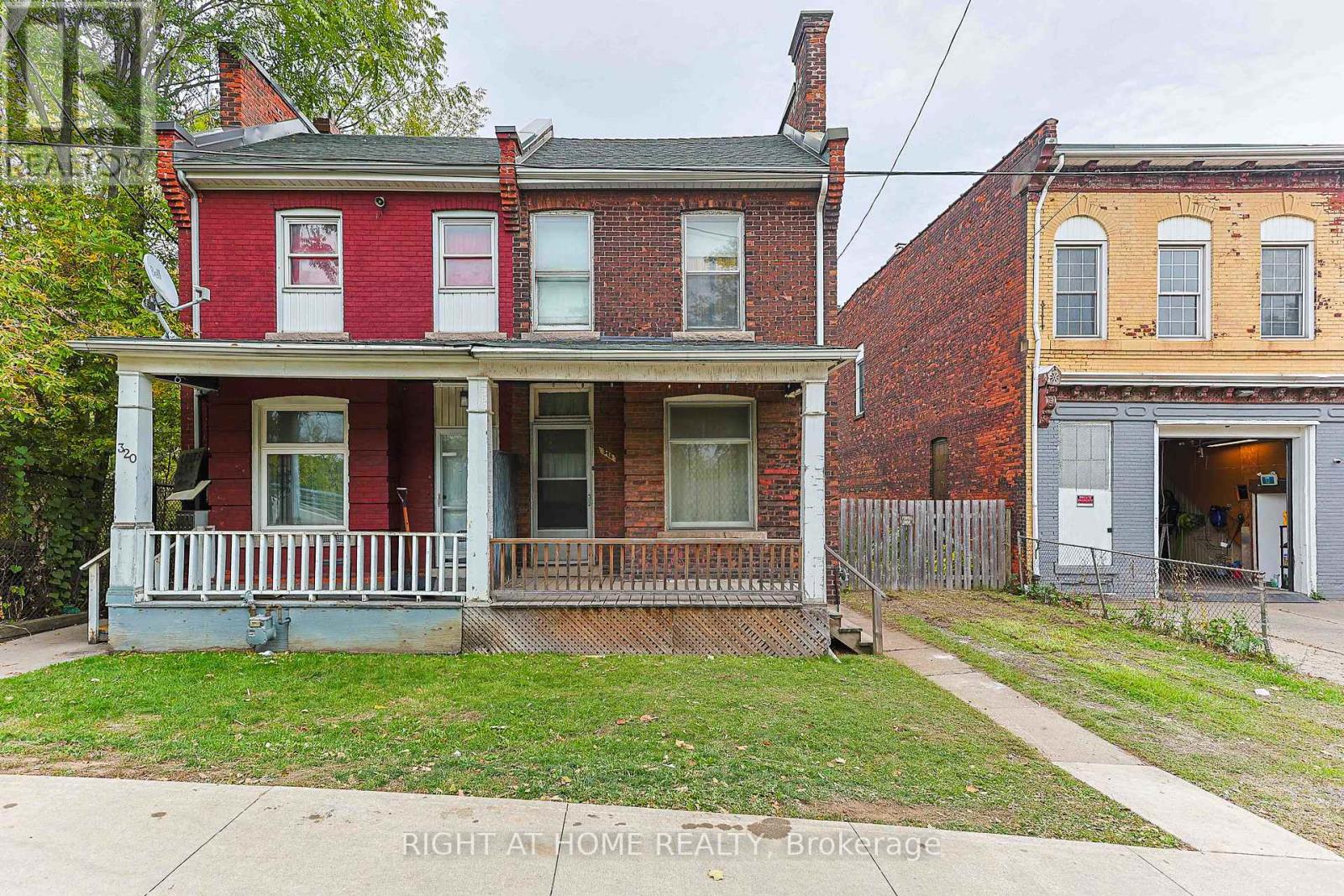 318 John St N, Hamilton, ON L8L 4P9