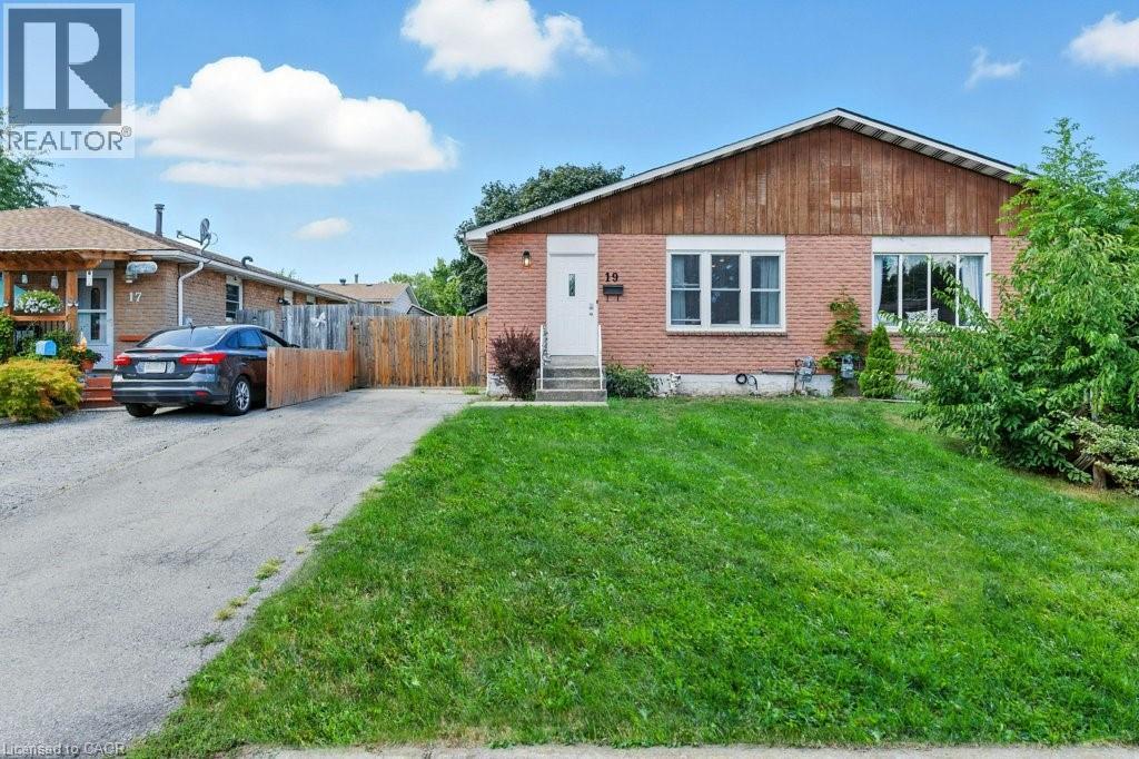 19 Lampman Cres, Thorold, ON L2V 4K6