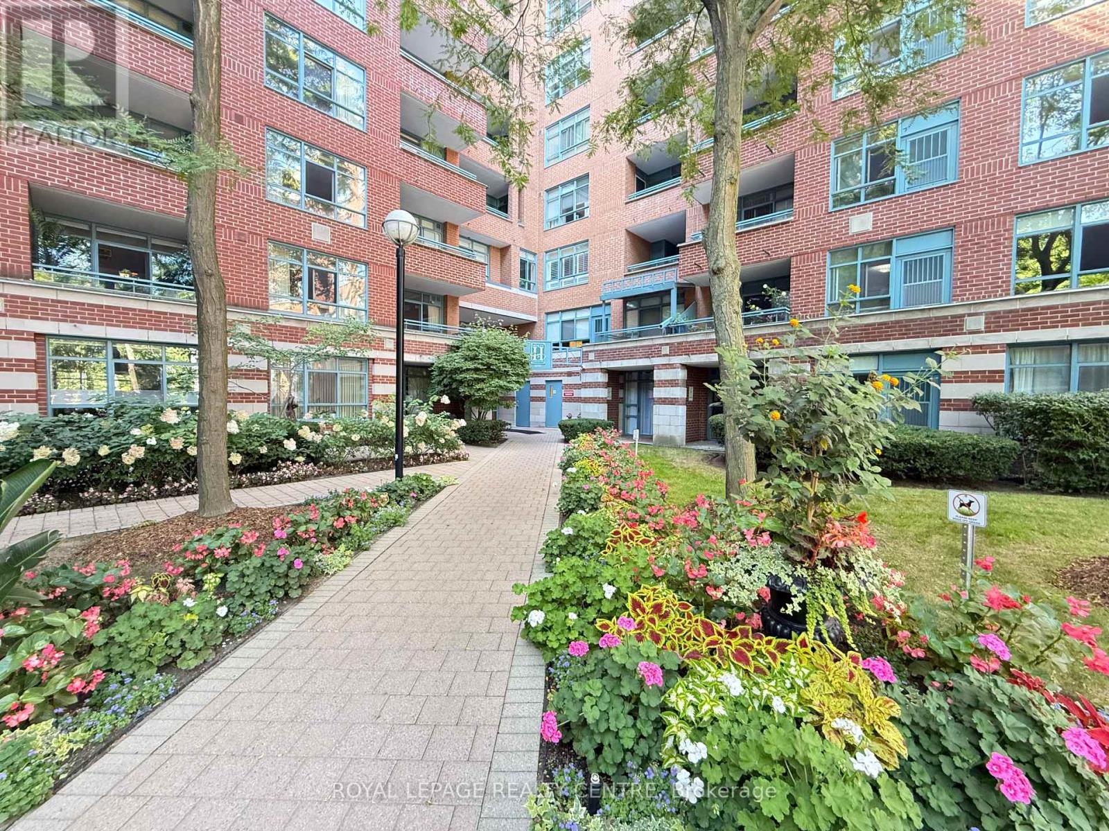628 1091 Kingston Rd, Toronto, ON M1N 4E5