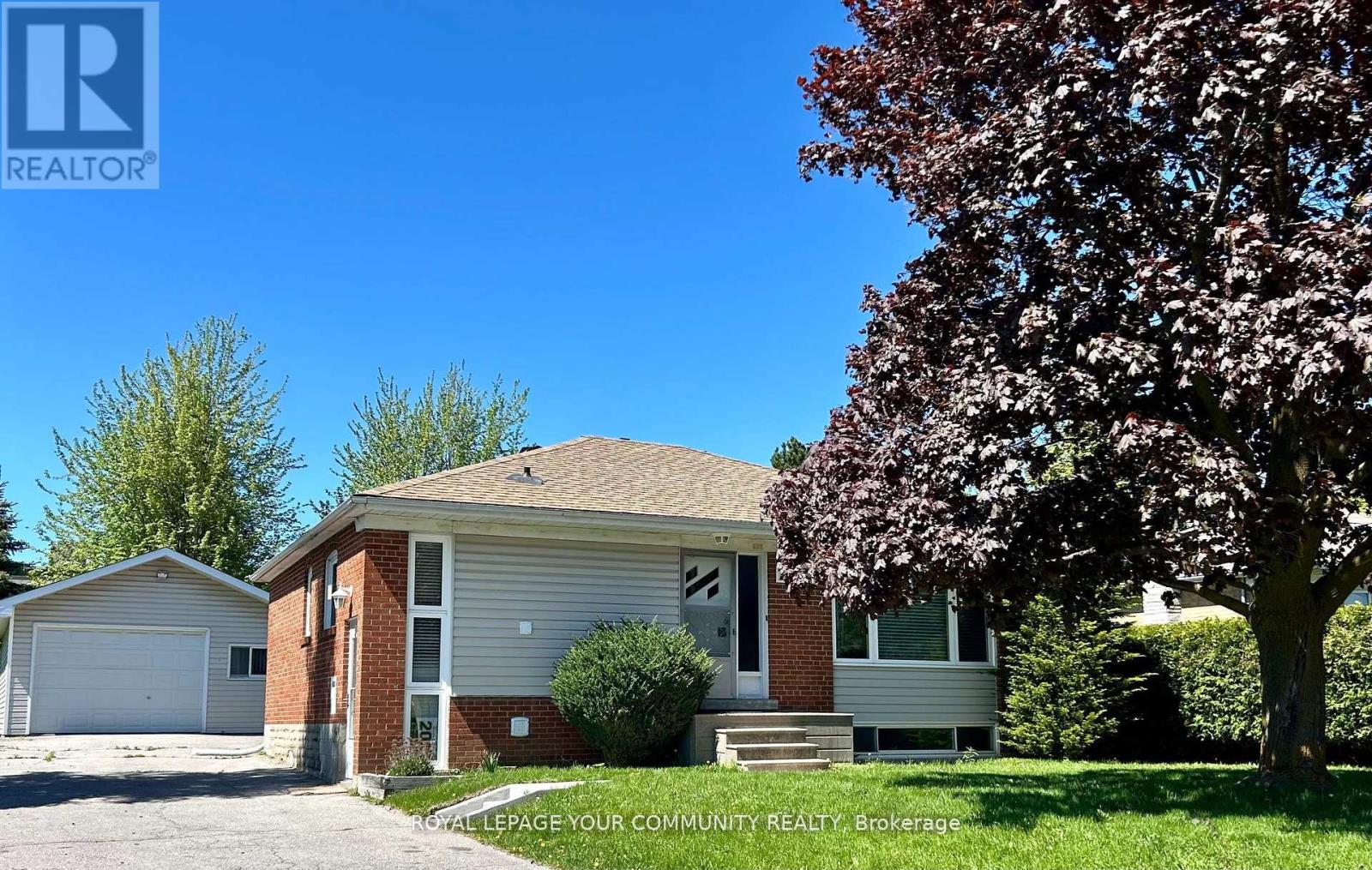139 Queen St, Newmarket, ON L3Y 2E9