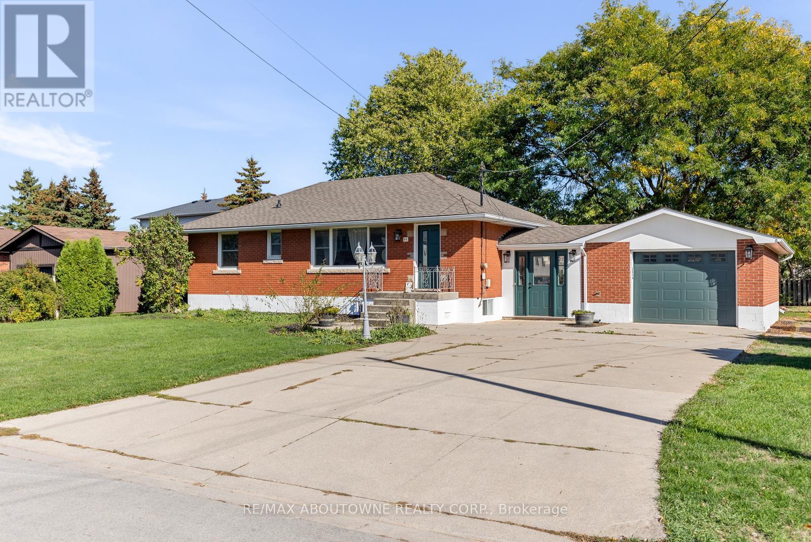 44 West Ave, Hamilton, ON L8E 5L5