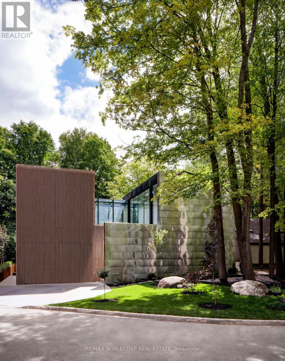 7 Waxwing Pl, Toronto Banbury-don Mills, ON M3C 1N5
