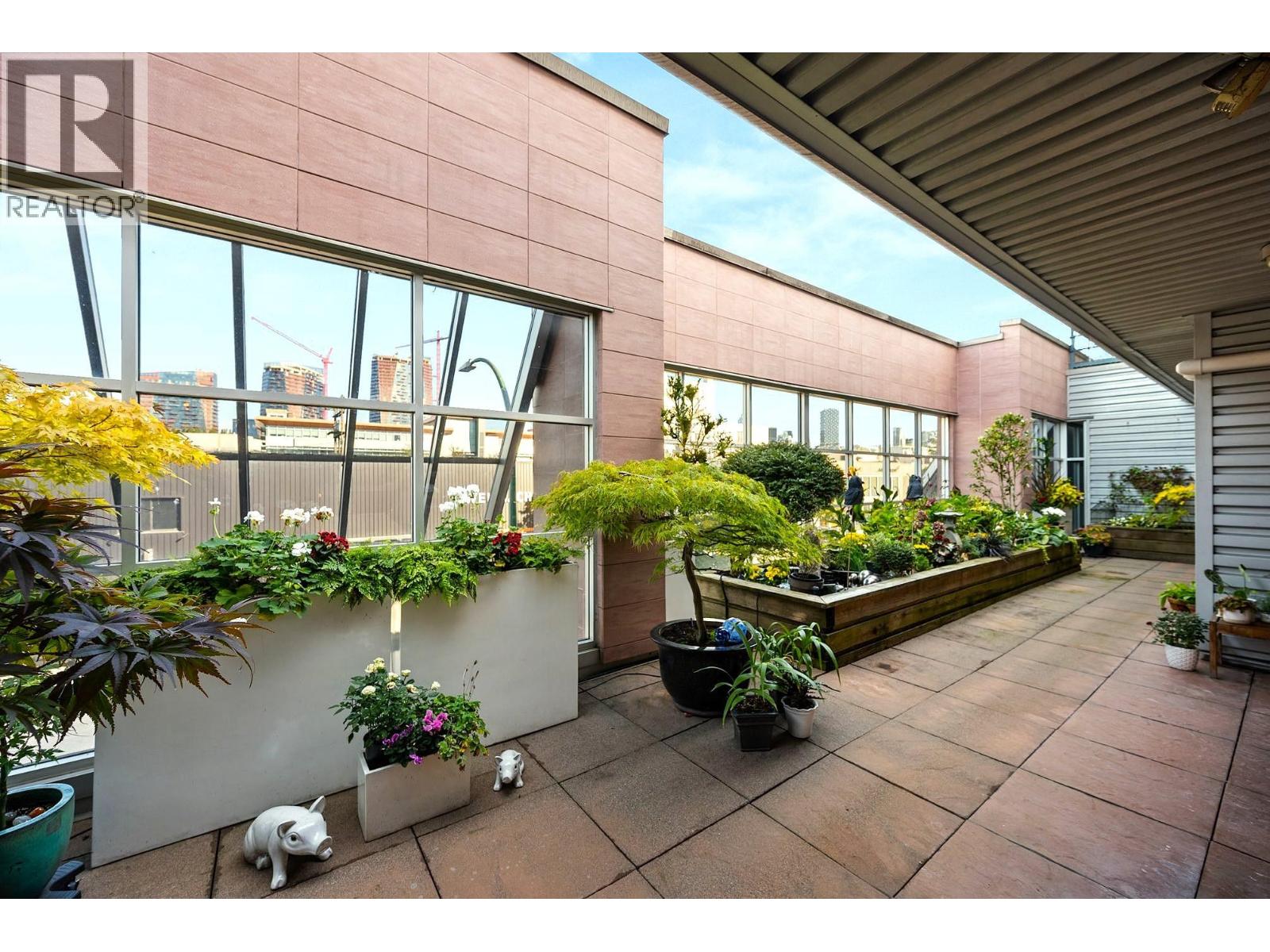 1750 W 2nd Avenue Unit 202, Vancouver, BC V6J 1H6