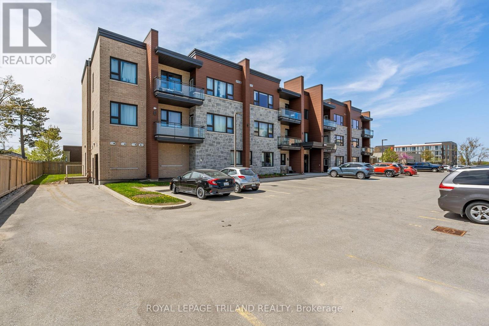 305 263 Butler St, Lucan Biddulph, ON N0M 2J0