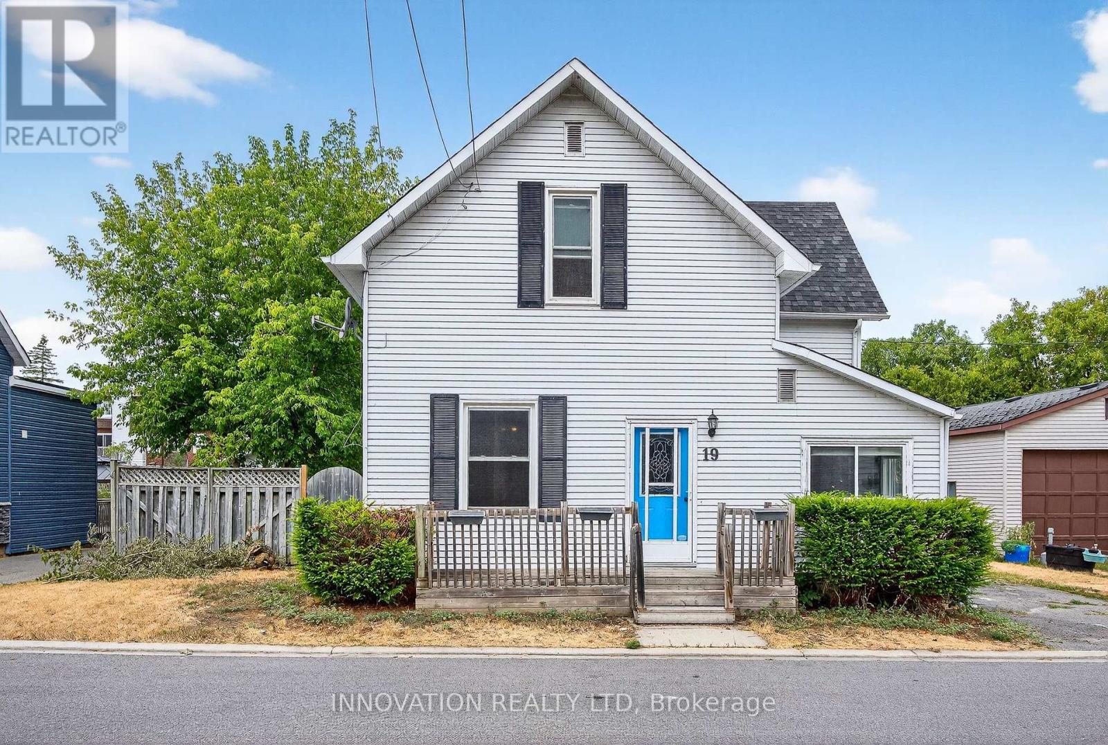 19 Herriott St, Carleton Place, ON K7C 2A4