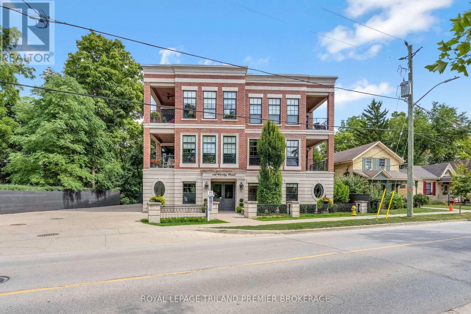 202 122 Wortley Rd, London, ON N6C 3N8