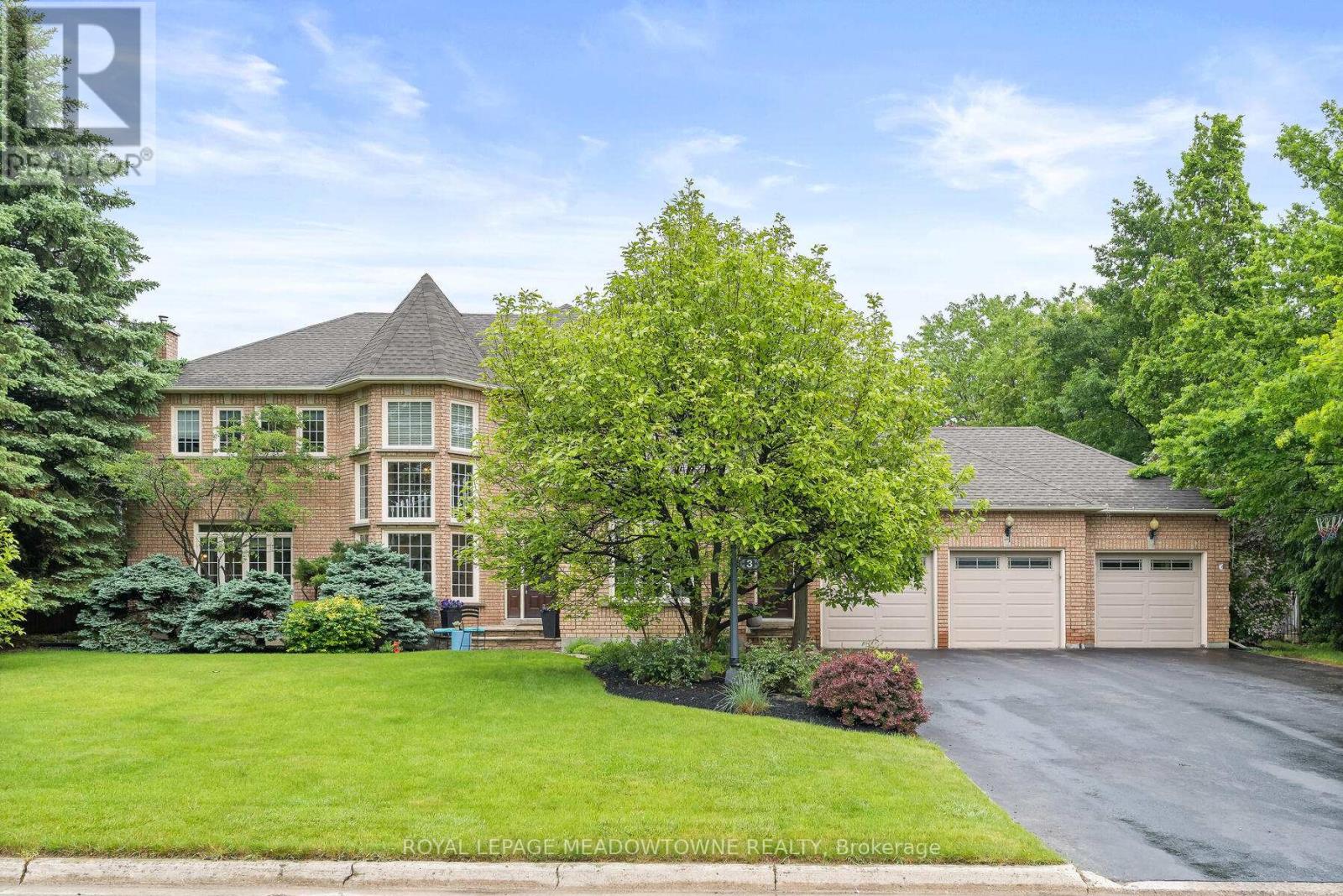 3 Thomas Ct, Halton Hills, ON L7G 5G7