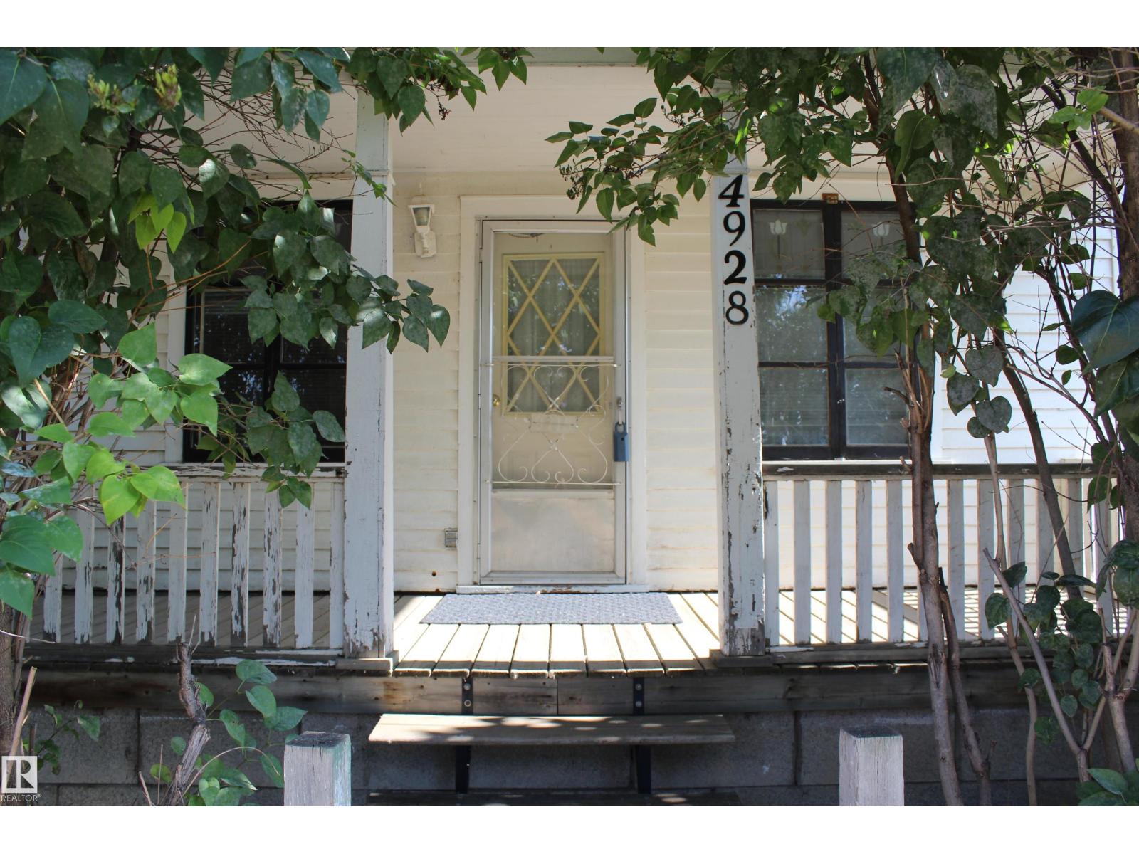 52 Av Unit 4928, Mundare, AB T0B 3H0