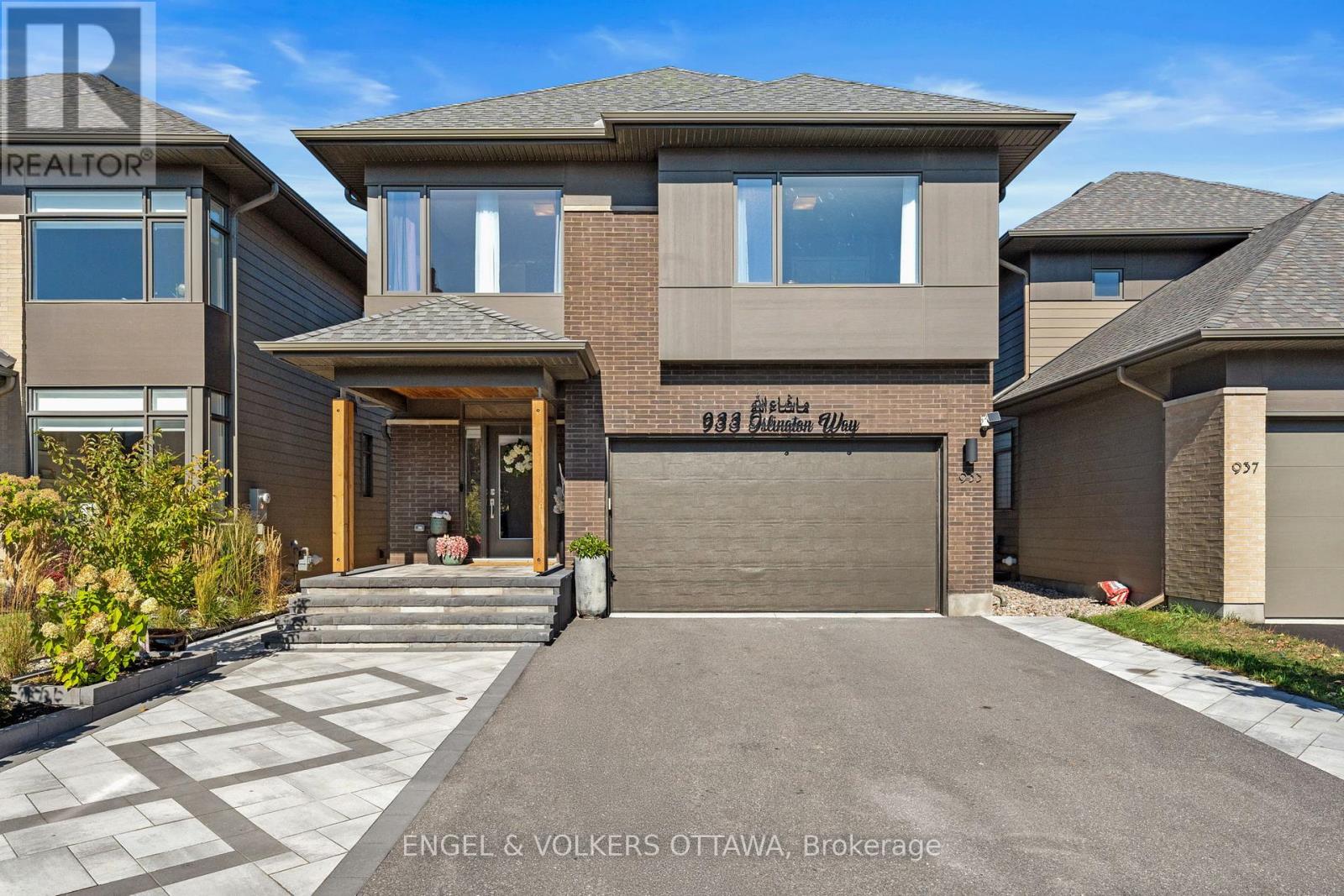 933 Islington Way, Ottawa, ON K1T 0T7