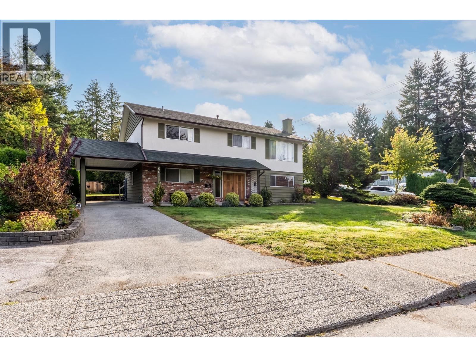 661 Cypress St, Coquitlam, BC V3J 6L3
